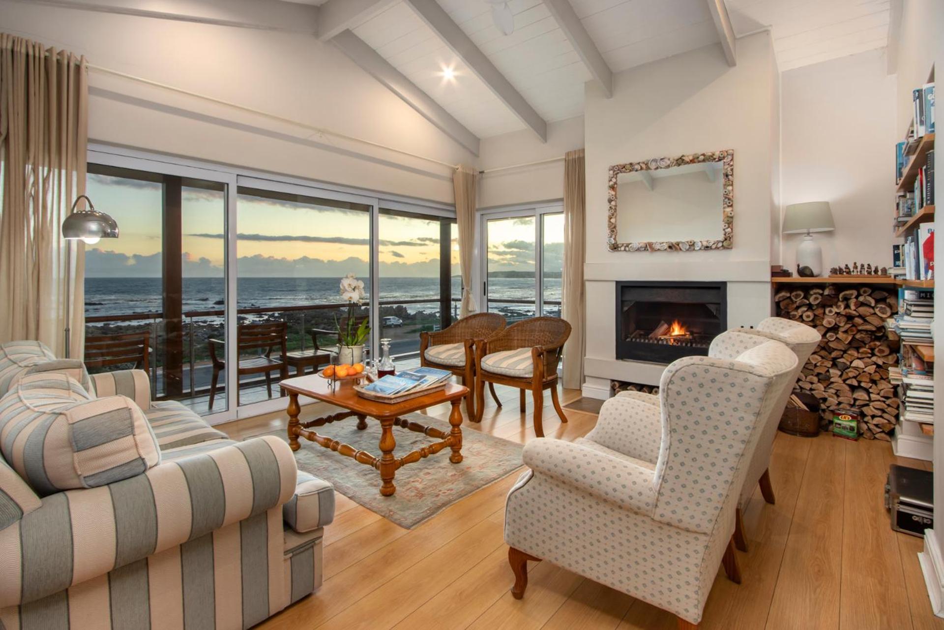 138 Marine Beachfront Guesthouse Hermanus Exterior photo