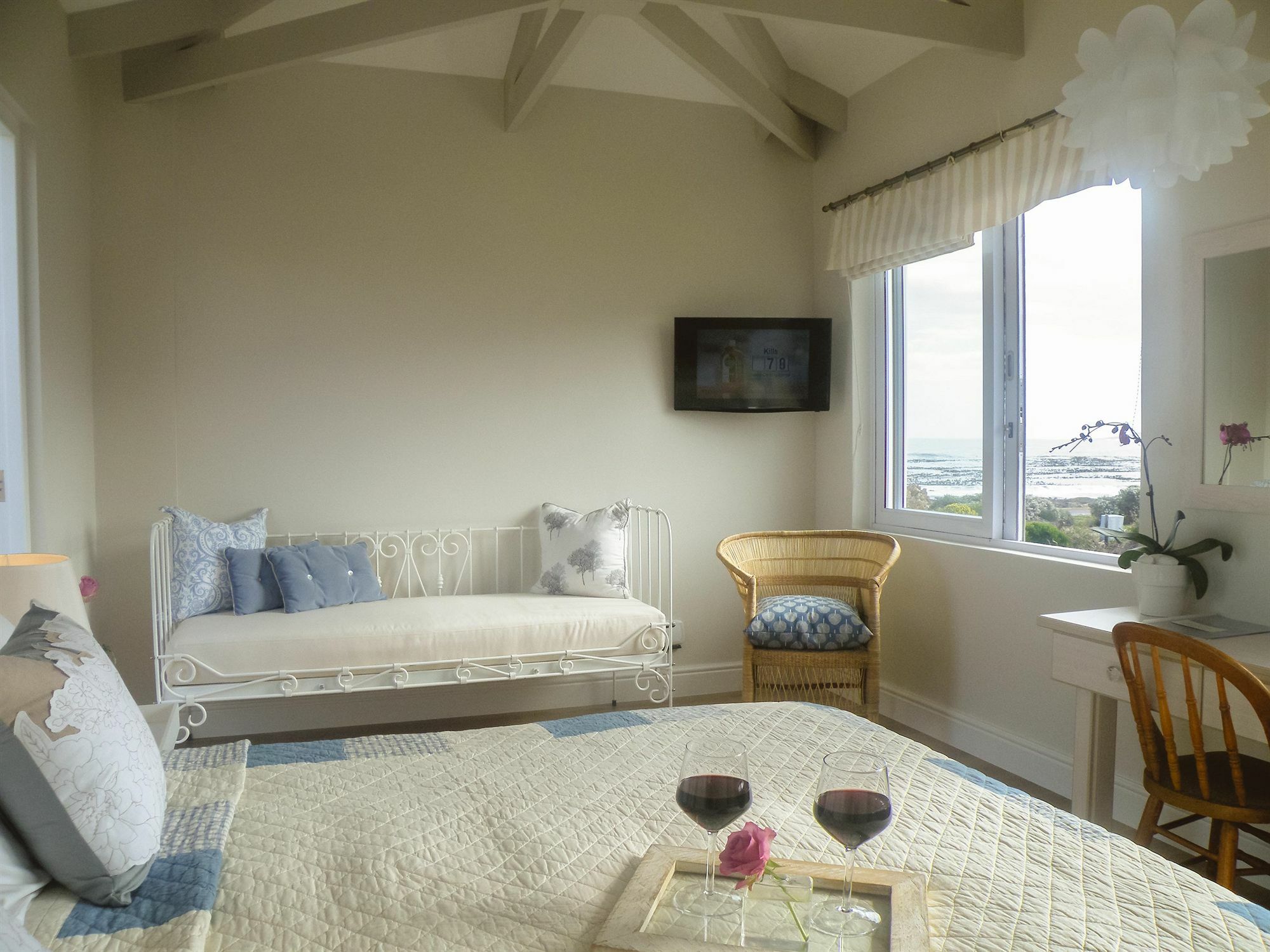 138 Marine Beachfront Guesthouse Hermanus Exterior photo